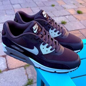 Nike Air Max Men's Black and White Sneakers